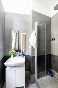Prague Days - Spacious Apartments with Workspaces in Top Location