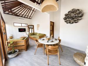 Canggu Private Pool-6 Min to FINNS & Berawa Beach