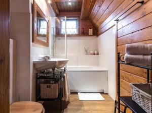 Golden Apartments Avanti 4