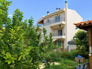 Pavlos Apartment - Leontari Stay with Garden View