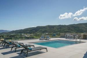 Prestige Sea Breeze Villa Heated Pool & Jacuzzi
