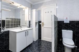 GuestReady - Amadores Beachfront Apartment