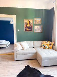 Mona Lisa apartment