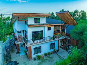 Shashoni Landscape Heritage Home