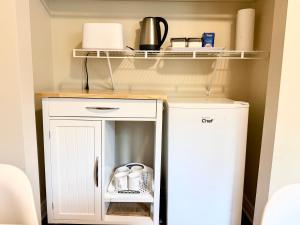 2-bedroom basement in Bedford
