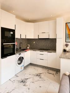 9 - Modern apartment near Carre Eden