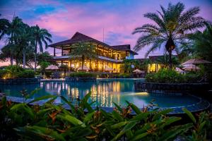 Beachside Bliss 4BR Lux Villa, Pool, Terrace, Golf