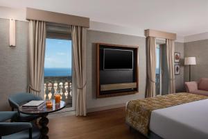 NH Collection Taormina