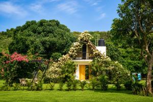 Dreamvilles Ecovillage Eco Villas with Jacuzzi near Beaches
