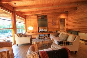 Diseño Arquitectónico y Hot Tub en el bosque