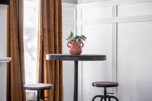 Walk Bike everywhere from this Historic Chic Studio