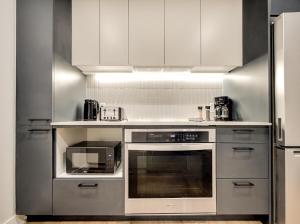 Elegant 1BR Montréal - Steps from Old Port