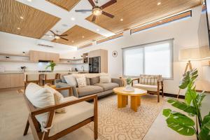 Modern Tamarindo Villa | Private Pool & Garden