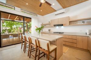 Modern Tamarindo Villa | Private Pool & Garden