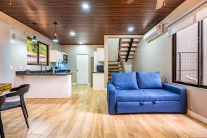 Shared Pool Access: Updated Apt in Playa Avellanas