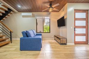 Shared Pool Access: Updated Apt in Playa Avellanas