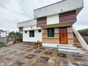 AGM Private Budget Non-AC Studio suite with Kitchen & Bath