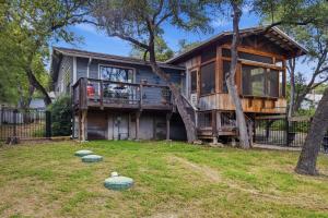 Lake Travis Lakefront Cabin with cowboy pool