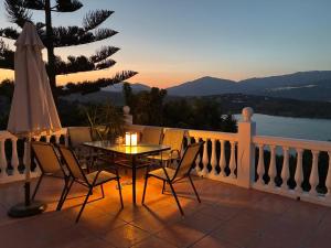 Villa Azahar - Private Pool Villa with Lake & Mountain Views