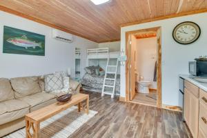 3 Studio Suites! White River Cabin Compound