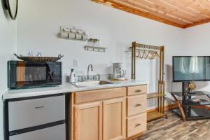 3 Studio Suites! White River Cabin Compound