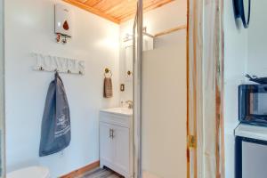 3 Studio Suites! White River Cabin Compound