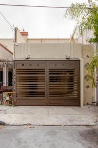 Cozy family-friendly home , UANL area