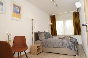 Comfort Budapest Apartment - Private Balcony & Free Parking - AC