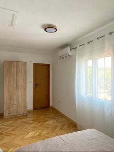 Apartmani Dora
