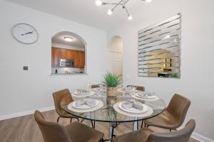 IS2-210 - 3BR apartment sleeps 8 at Vista Cay