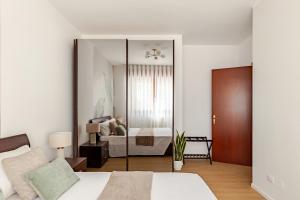 Apartment with balcony between Rome and the sea