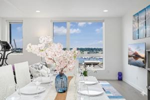 3BR Queen Anne House with Rooftop access