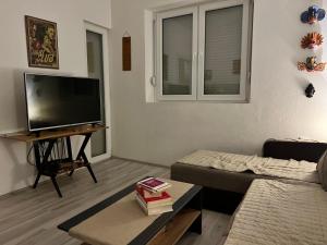 Central Point Apartment