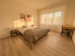 Spacious 3BR Apartment near Metro