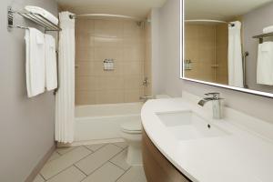 Holiday Inn & Suites Montreal Airport by IHG
