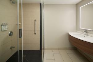 Holiday Inn & Suites Montreal Airport by IHG