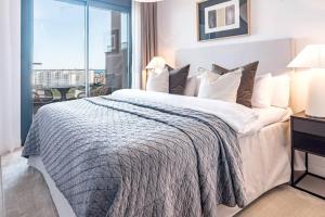 Lme144A Spacious & Luxury Family Home