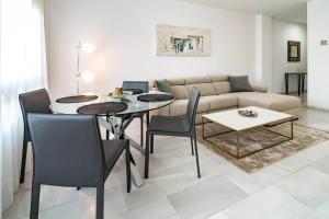 Pr20 - Good Located Flat Puerto Banus