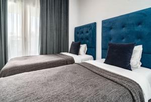 Pr20 - Good Located Flat Puerto Banus
