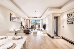 Bp4A2B - Beachfront 2Br With Terrace & Gardens