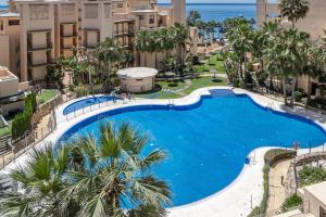 Bp4A2B - Beachfront 2Br With Terrace & Gardens