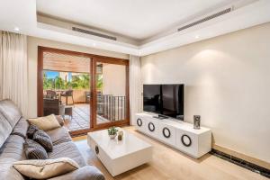 Bp4A2B - Beachfront 2Br With Terrace & Gardens