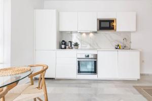 Lnm530 - Great Location With Private Roof Terrace