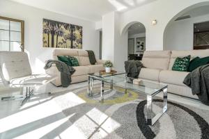 Ab4 - Lovely Holiday Home Walking Distance, Beach