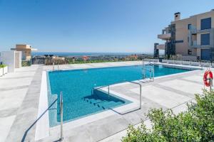 Lo - Luxury 3 Bedroom Apartment , Stunning Views