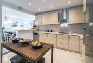Ma - Elegant Apartment With Sea Views