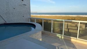 Cobertura Cinematográfica com Piscina vista mar