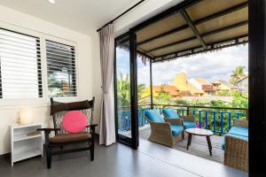 88 Steps Villa 4BR Beachside by HÙA Homes