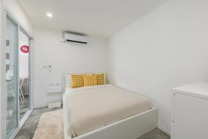 ROUGE, 56m2, 2 Bdr condo on Bangrak beach
