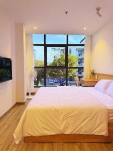 305 - La Van Residence - Romantic City View Studio